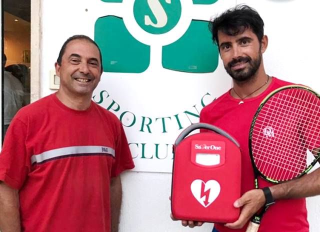 Il defibrillatore allo Sporting Club 