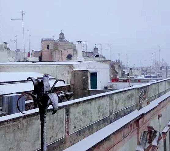 Neve: rialzo della temperatura, in forse la riapertura delle scuole