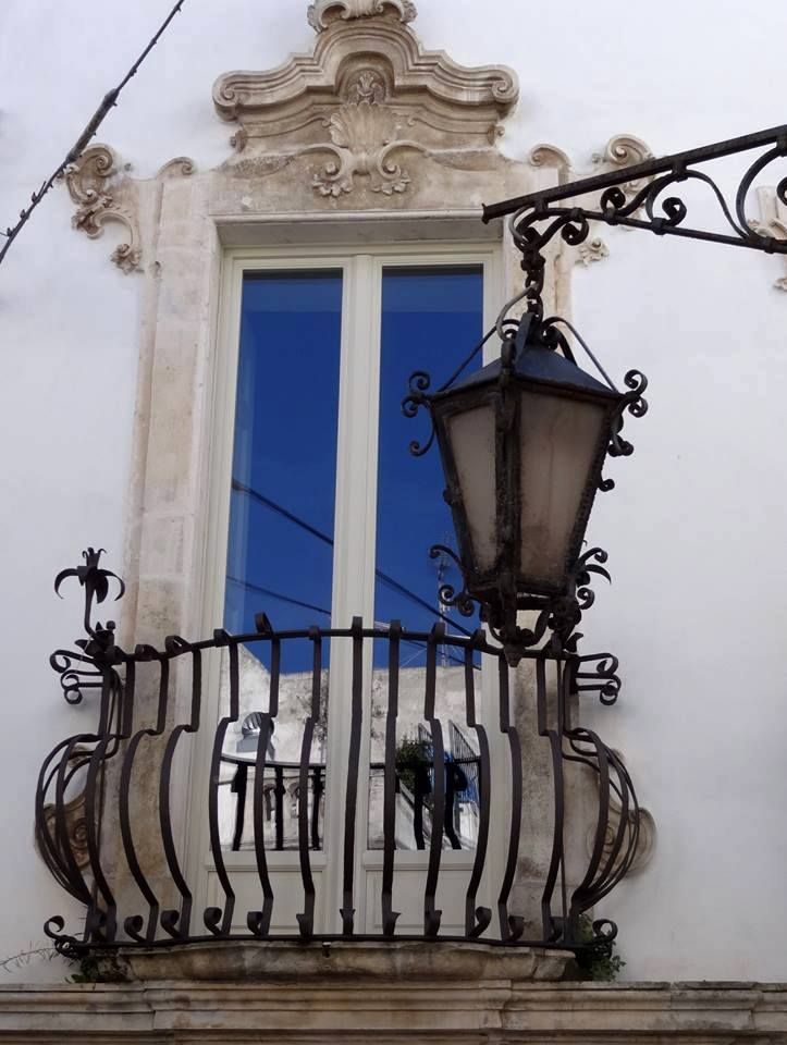 Lampade del centro storico: a giorni l'ipotesi di restauro Lampade del centro storico: a giorni l'ipotesi di restauro