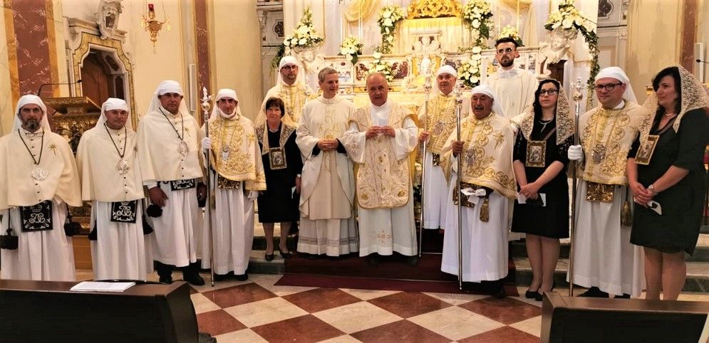 La nuova Confraternita del Carmine La nuova Confraternita del Carmine